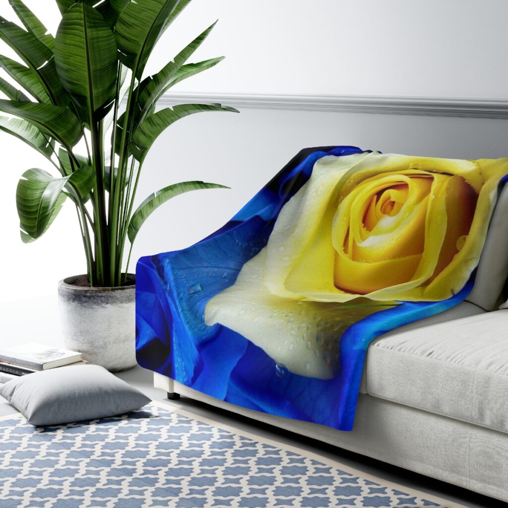 sherpa fleece blanket “Blue-yellow roses”