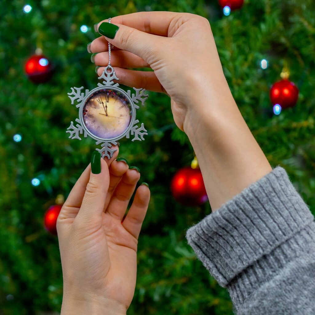 pewter snowflake ornament “New Year’s Clock”