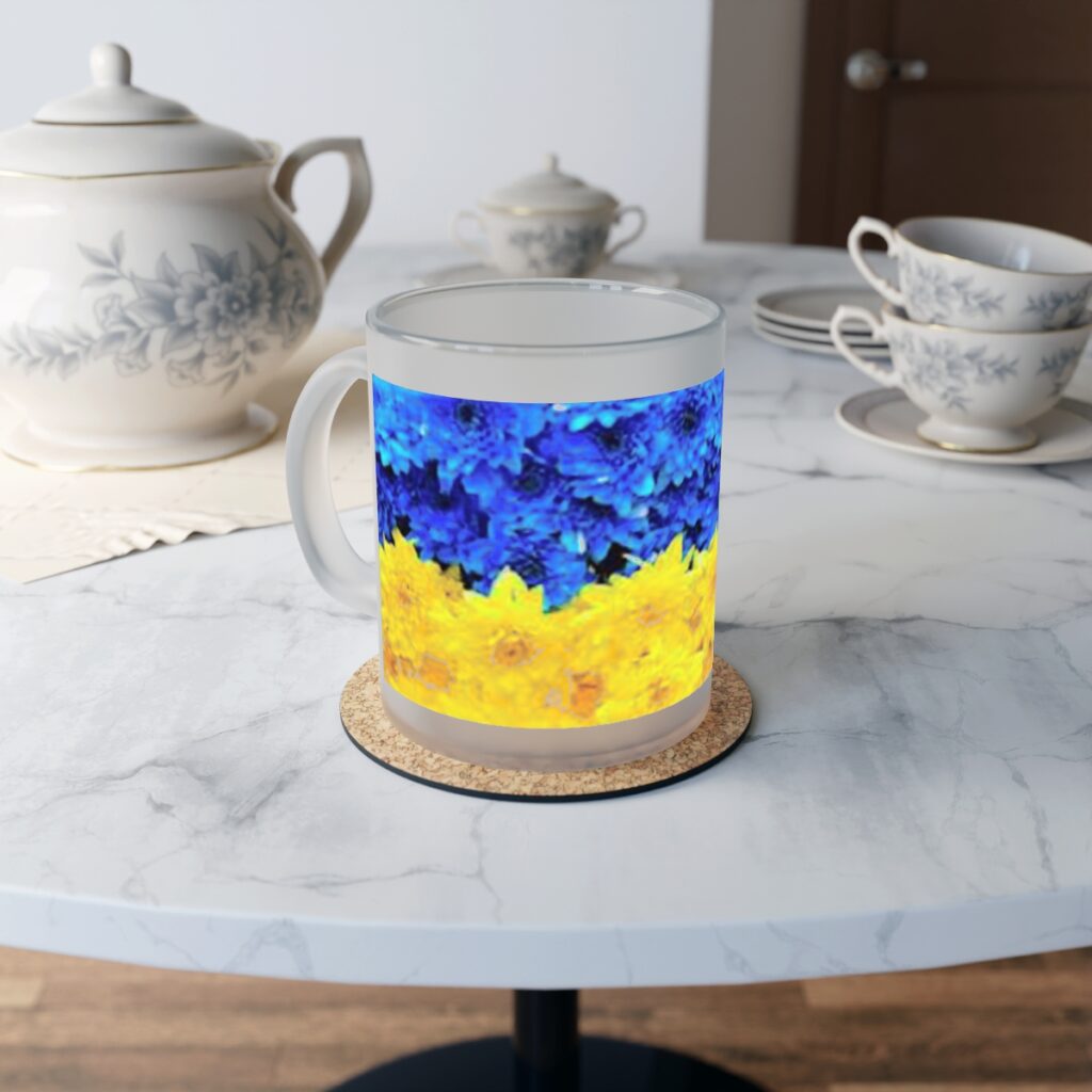 frosted glass mug “Blue-yellow daisies”