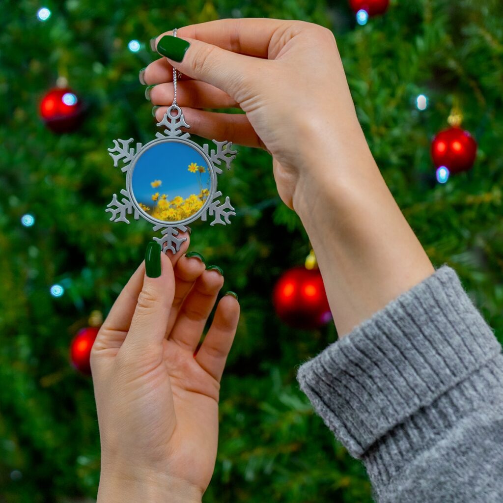 pewter snowflake ornament “Blue-yellow flowers”